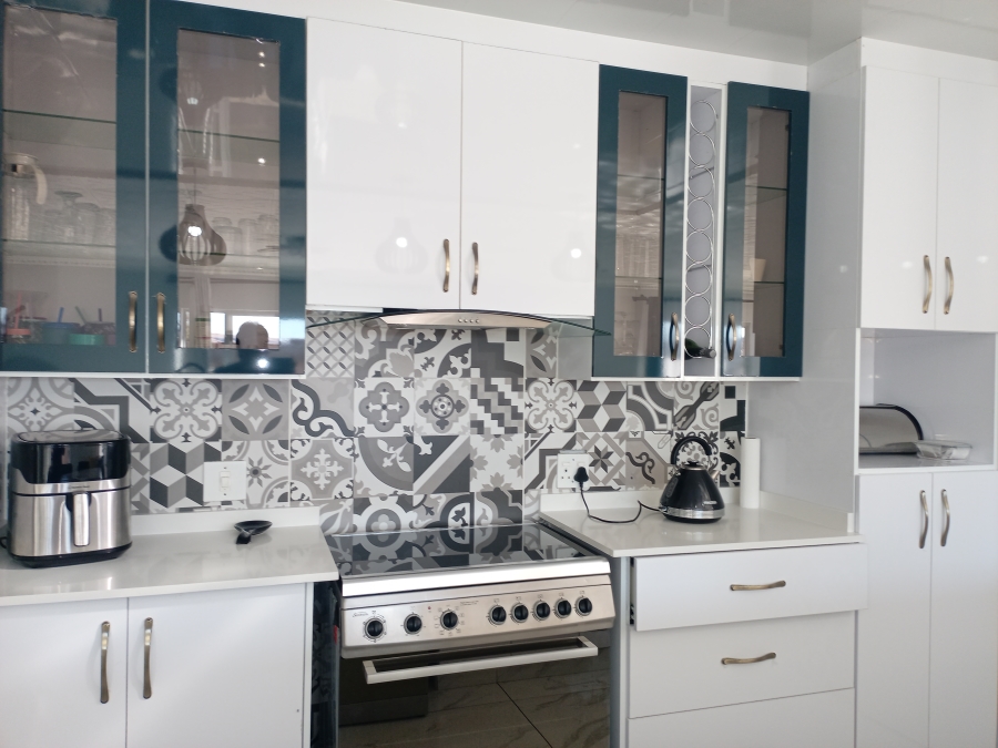 4 Bedroom Property for Sale in Sunset View KwaZulu-Natal