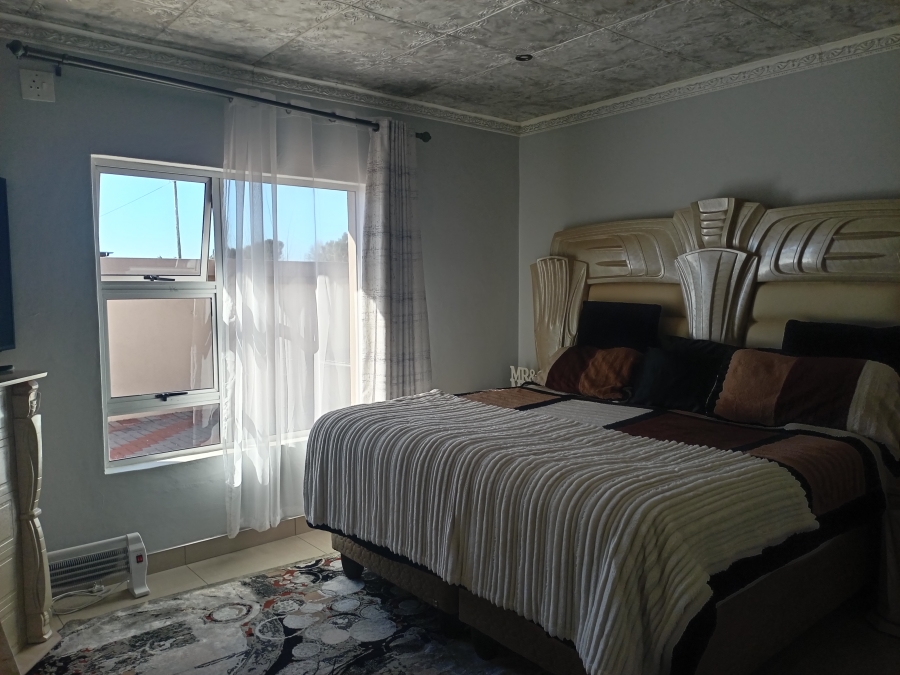 4 Bedroom Property for Sale in Sunset View KwaZulu-Natal