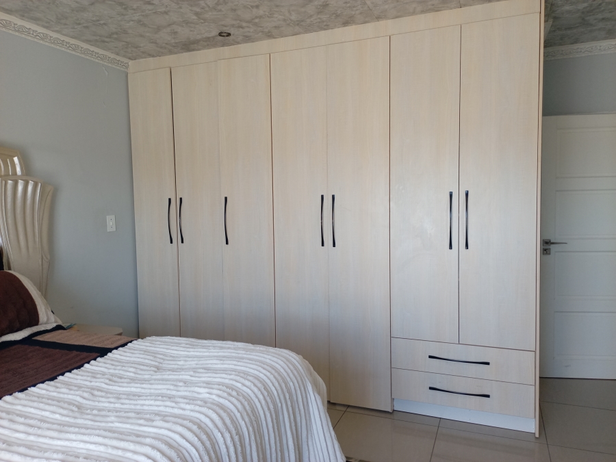 4 Bedroom Property for Sale in Sunset View KwaZulu-Natal
