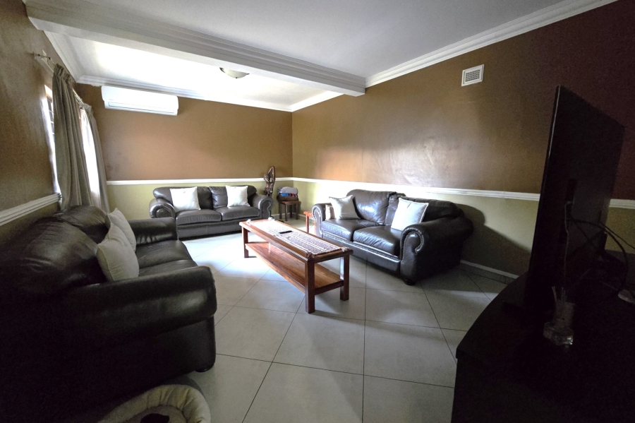 6 Bedroom Property for Sale in Meer En See KwaZulu-Natal