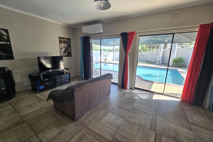 6 Bedroom Property for Sale in Meer En See KwaZulu-Natal