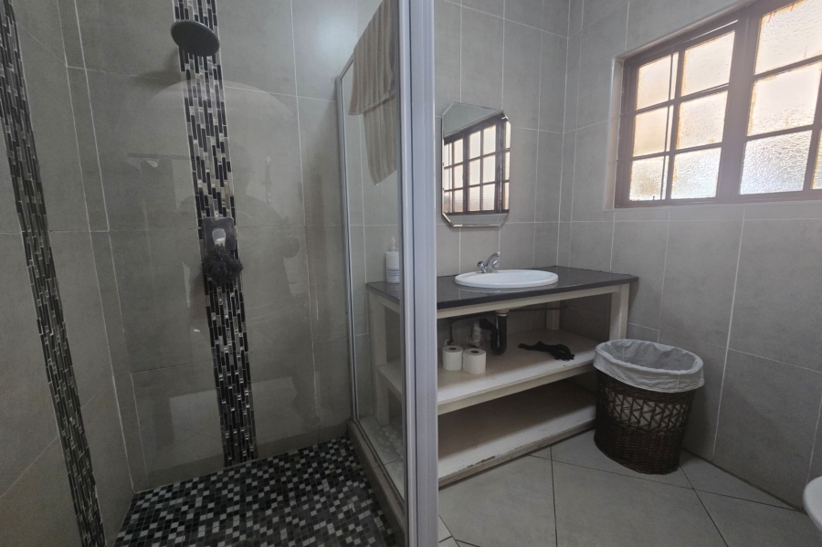 6 Bedroom Property for Sale in Meer En See KwaZulu-Natal