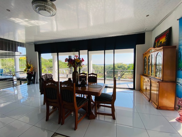 4 Bedroom Property for Sale in Meer En See KwaZulu-Natal