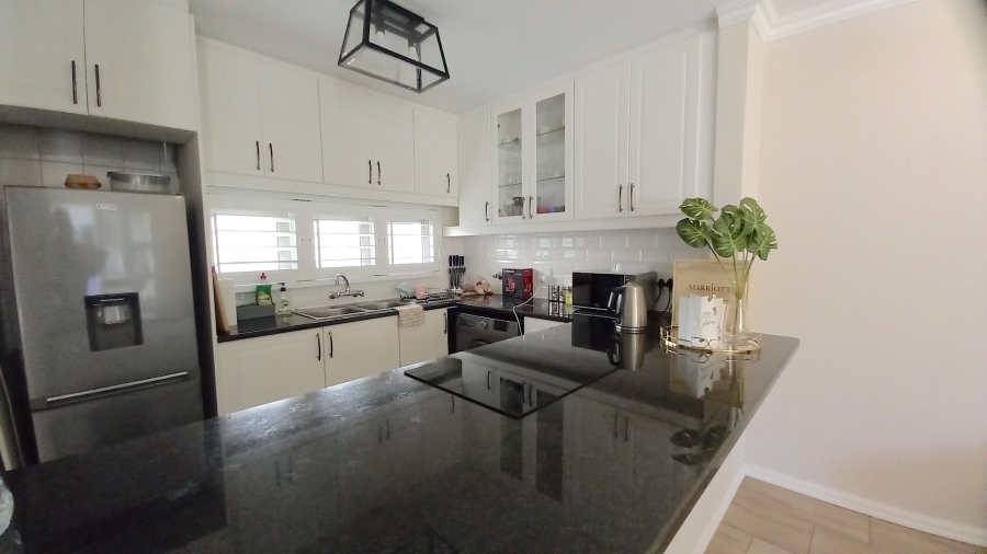 To Let 2 Bedroom Property for Rent in Essenwood KwaZulu-Natal
