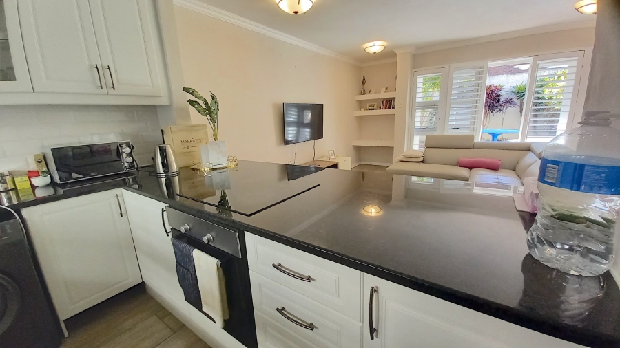 To Let 2 Bedroom Property for Rent in Essenwood KwaZulu-Natal