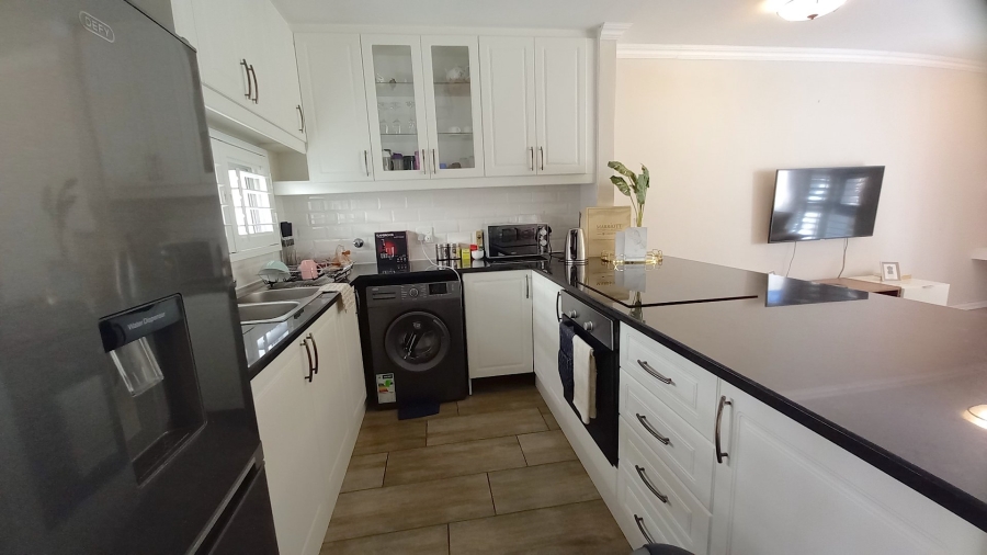 To Let 2 Bedroom Property for Rent in Essenwood KwaZulu-Natal