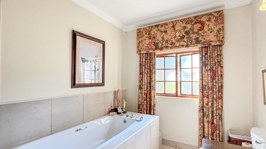 5 Bedroom Property for Sale in Shortens Country Estate KwaZulu-Natal