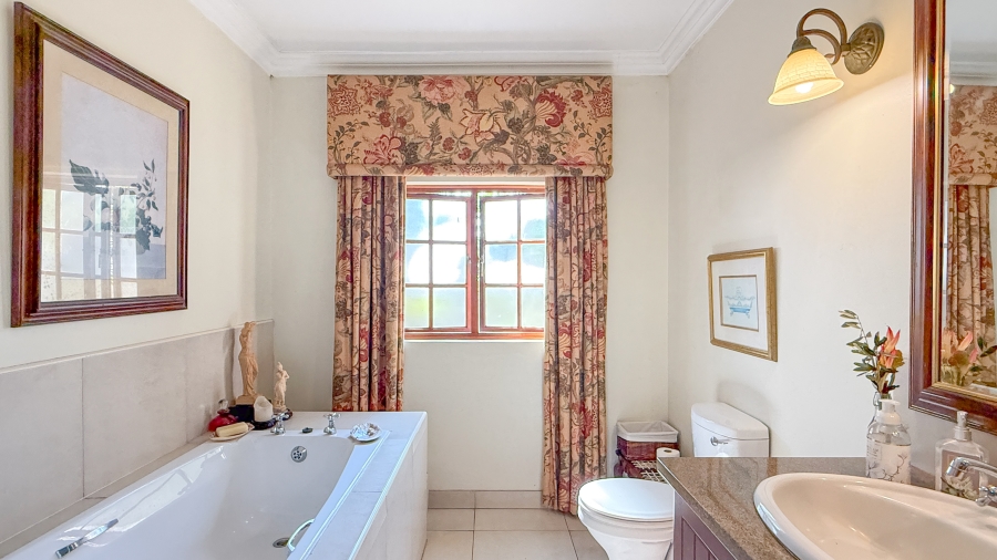 5 Bedroom Property for Sale in Shortens Country Estate KwaZulu-Natal