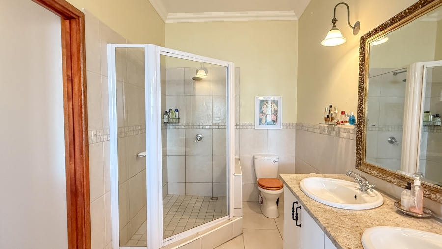 5 Bedroom Property for Sale in Shortens Country Estate KwaZulu-Natal