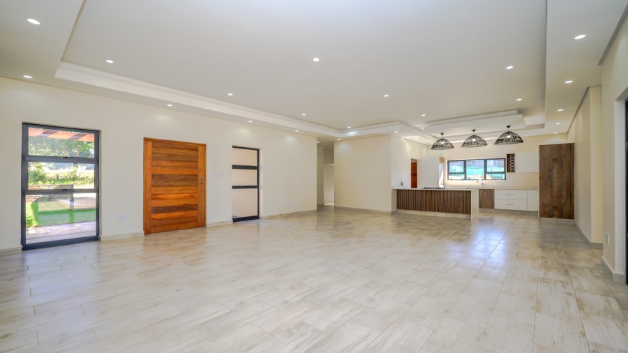 5 Bedroom Property for Sale in Zinkwazi Beach KwaZulu-Natal
