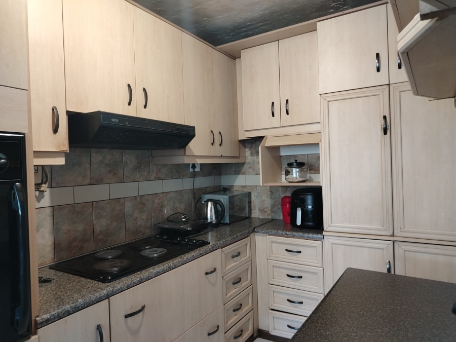 2 Bedroom Property for Sale in Empangeni Central KwaZulu-Natal