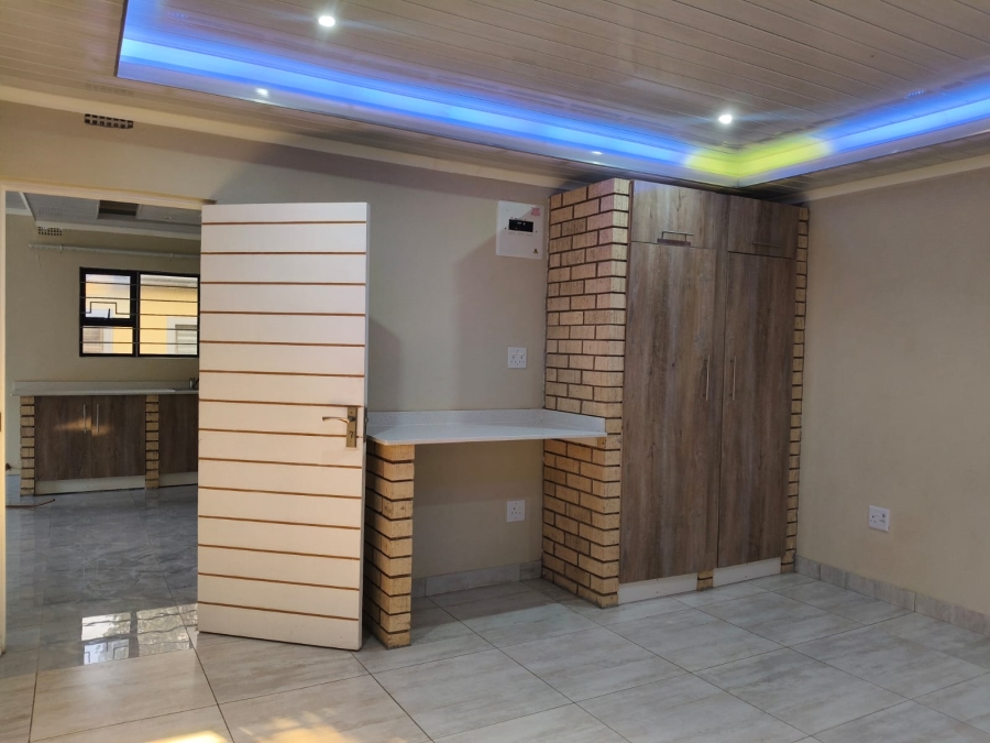 To Let 2 Bedroom Property for Rent in Umtentweni KwaZulu-Natal