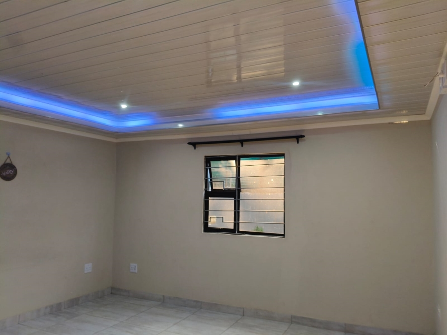 To Let 2 Bedroom Property for Rent in Umtentweni KwaZulu-Natal