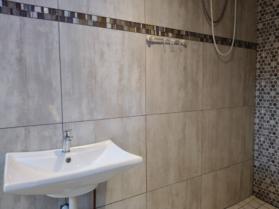 To Let 2 Bedroom Property for Rent in Umtentweni KwaZulu-Natal