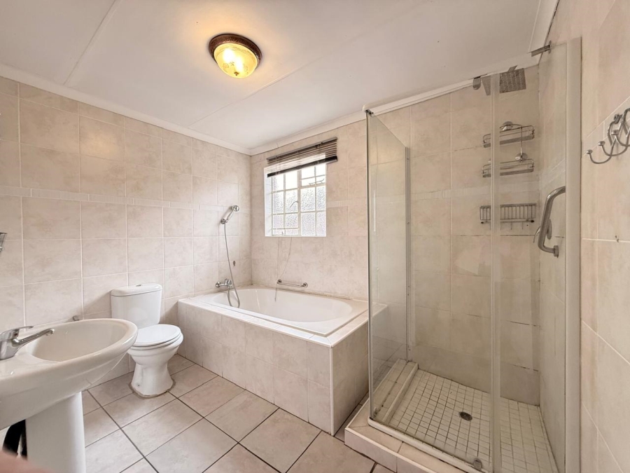 2 Bedroom Property for Sale in Aviary Hill KwaZulu-Natal