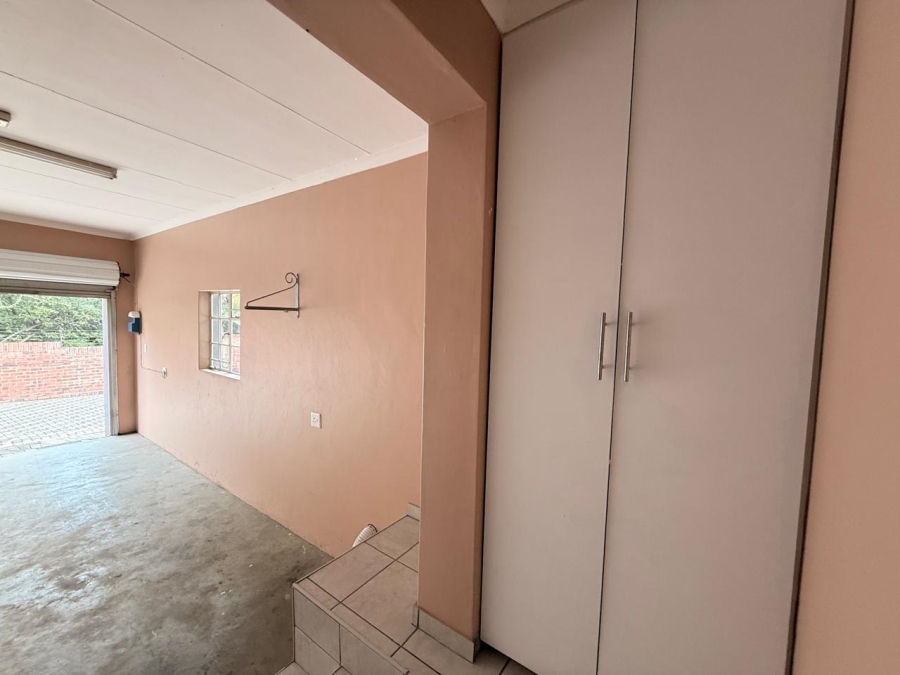 2 Bedroom Property for Sale in Aviary Hill KwaZulu-Natal