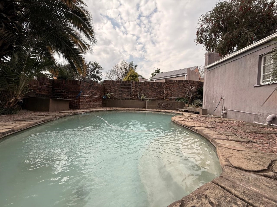 2 Bedroom Property for Sale in Aviary Hill KwaZulu-Natal