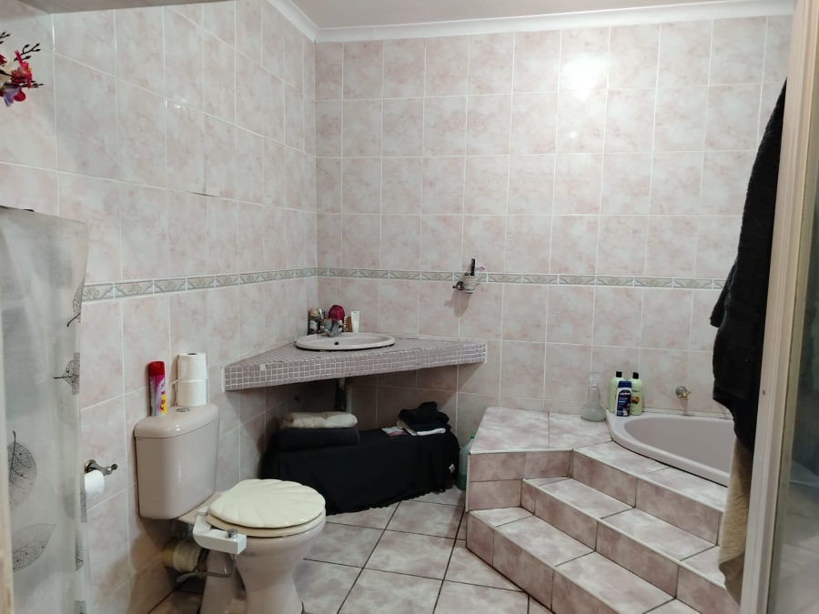 4 Bedroom Property for Sale in Birdswood KwaZulu-Natal
