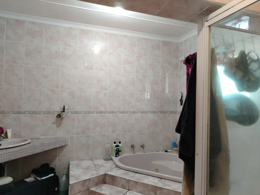 4 Bedroom Property for Sale in Birdswood KwaZulu-Natal