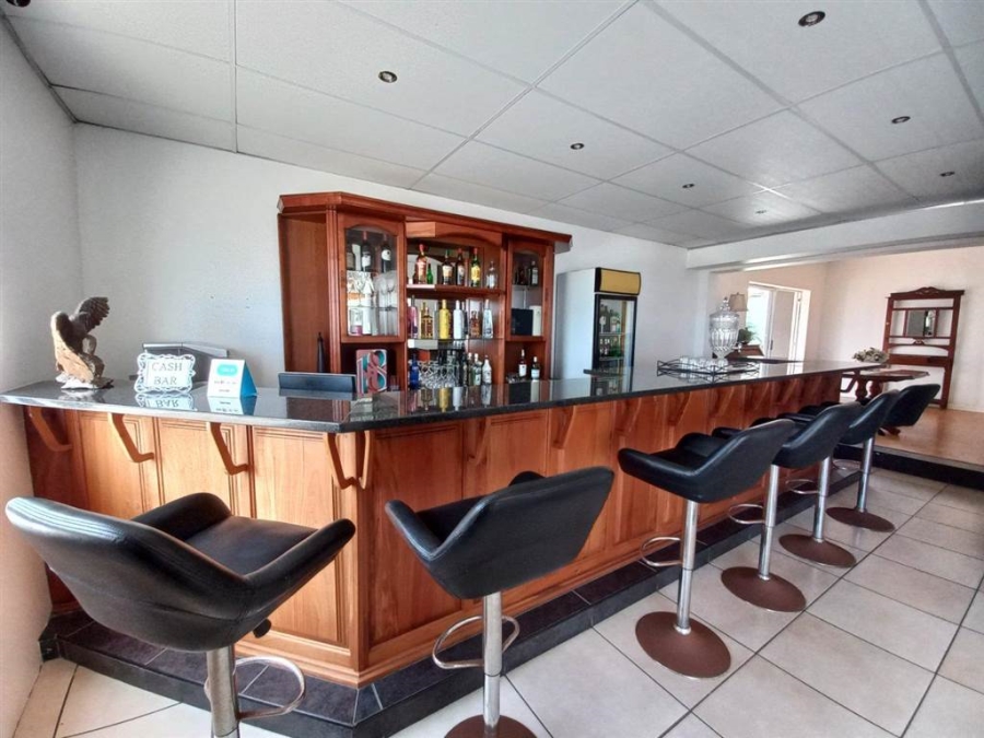 5 Bedroom Property for Sale in Umtentweni KwaZulu-Natal