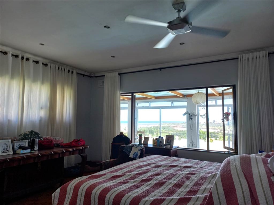 5 Bedroom Property for Sale in Umtentweni KwaZulu-Natal