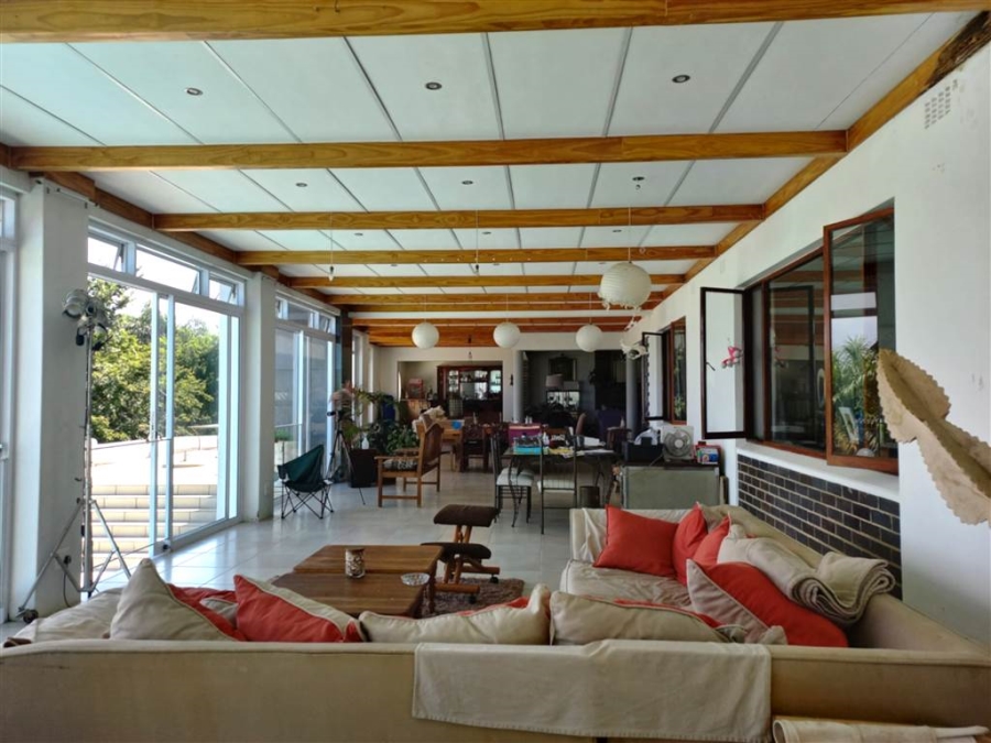 5 Bedroom Property for Sale in Umtentweni KwaZulu-Natal