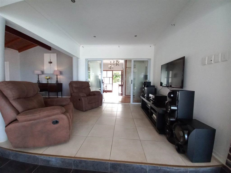 5 Bedroom Property for Sale in Umtentweni KwaZulu-Natal