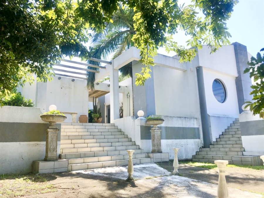 5 Bedroom Property for Sale in Umtentweni KwaZulu-Natal
