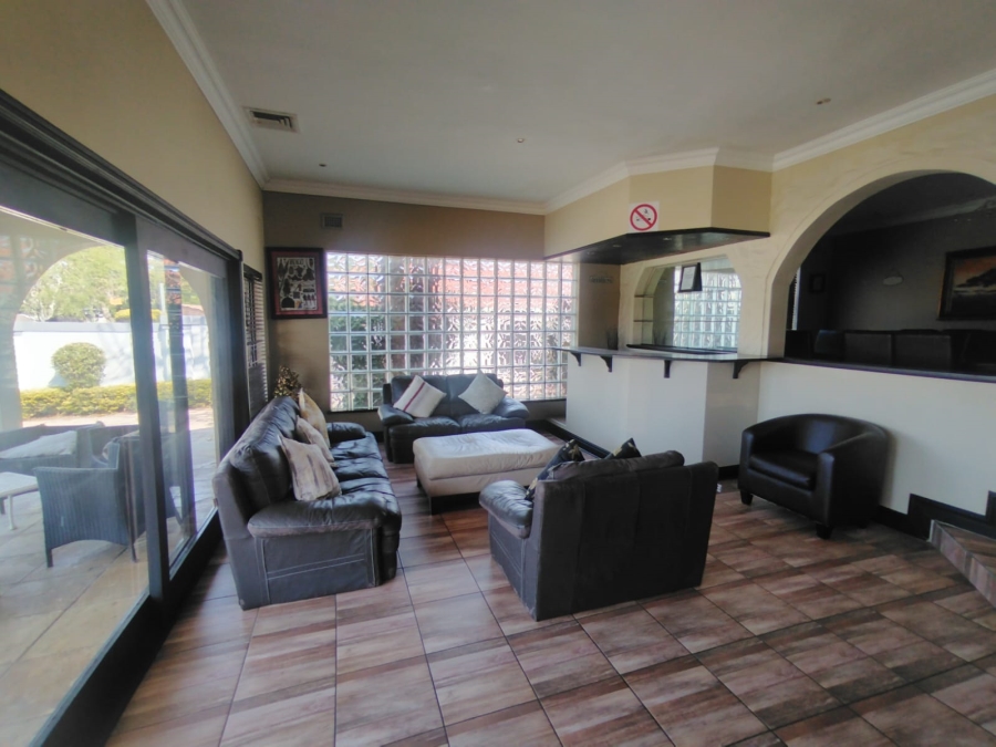 To Let 7 Bedroom Property for Rent in Herrwood Park KwaZulu-Natal