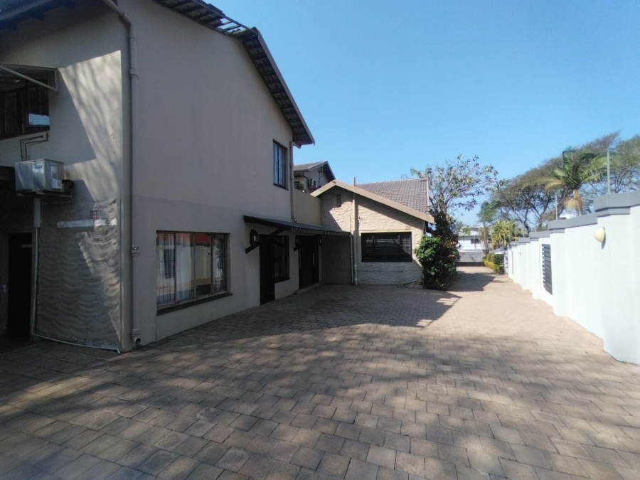To Let 7 Bedroom Property for Rent in Herrwood Park KwaZulu-Natal