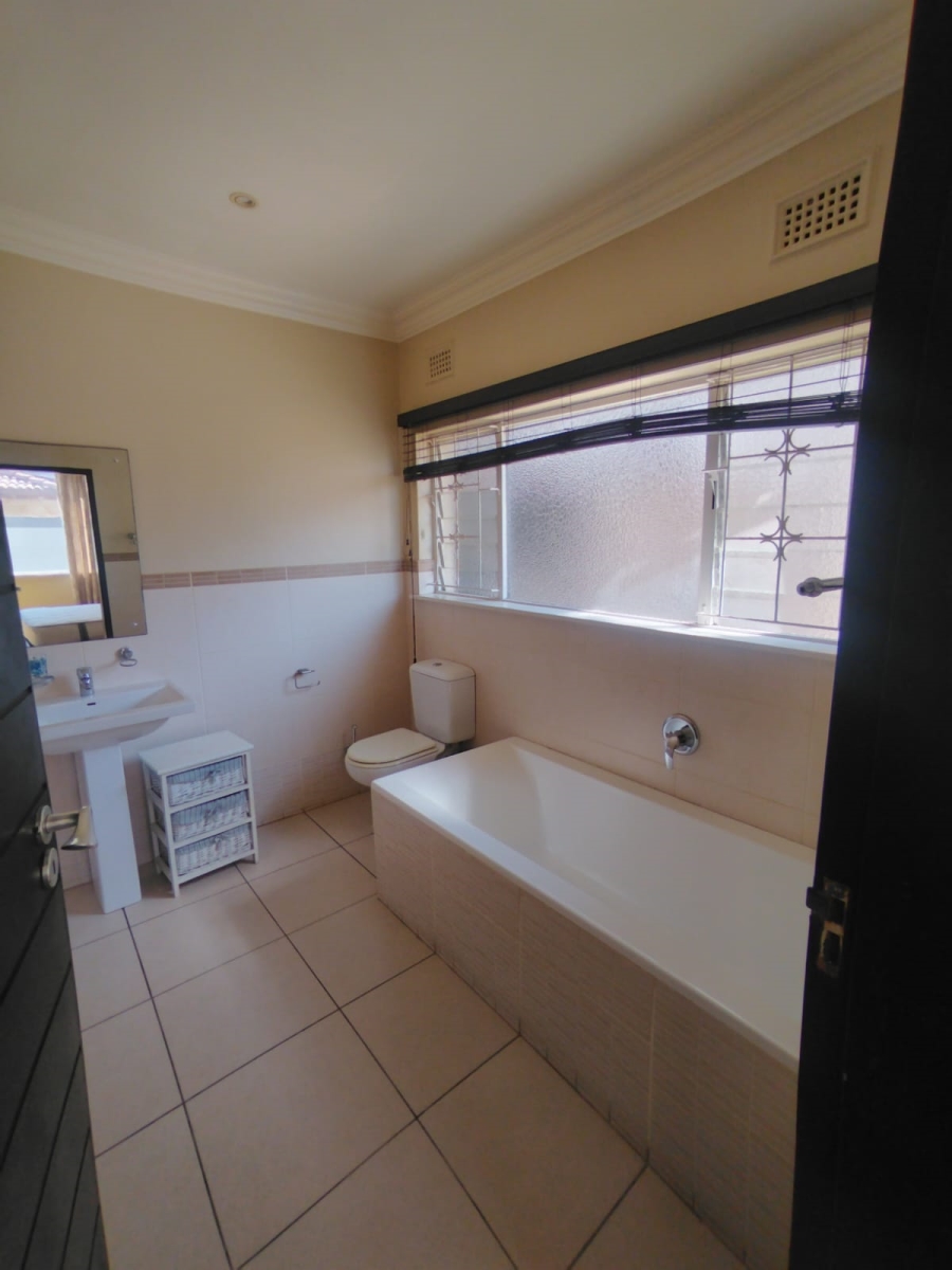 To Let 7 Bedroom Property for Rent in Herrwood Park KwaZulu-Natal