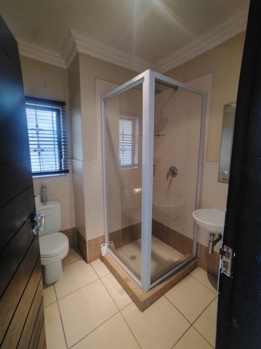 To Let 7 Bedroom Property for Rent in Herrwood Park KwaZulu-Natal