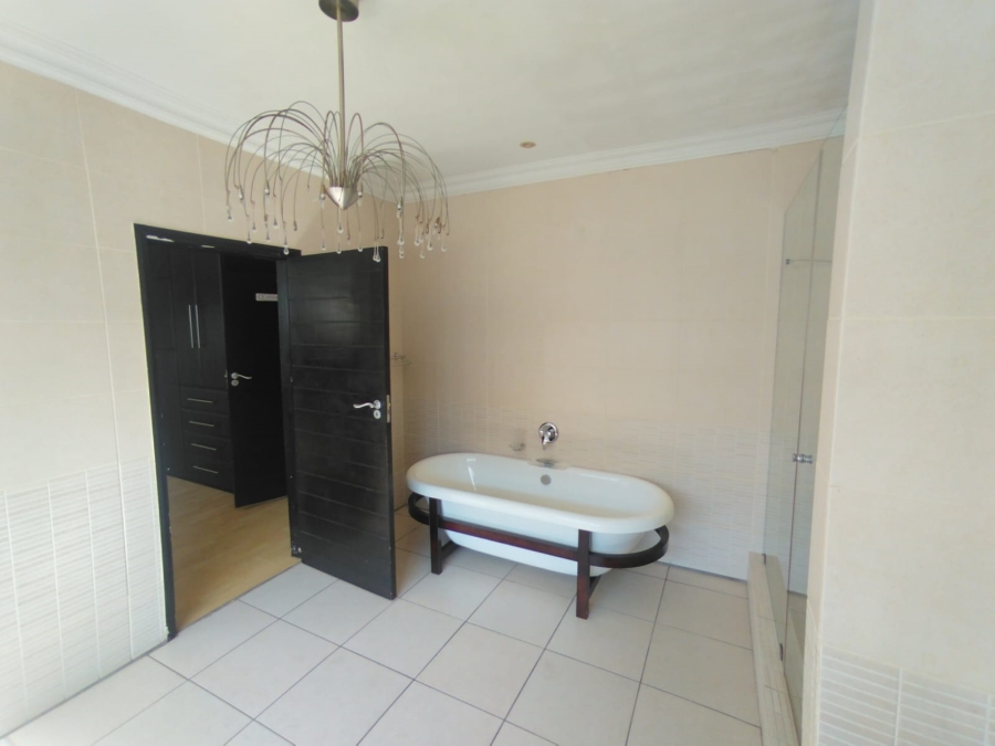 To Let 7 Bedroom Property for Rent in Herrwood Park KwaZulu-Natal
