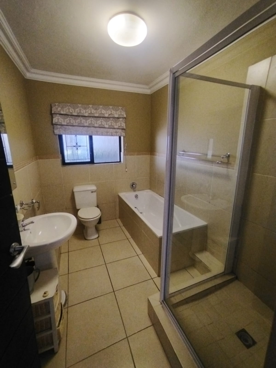 To Let 7 Bedroom Property for Rent in Herrwood Park KwaZulu-Natal