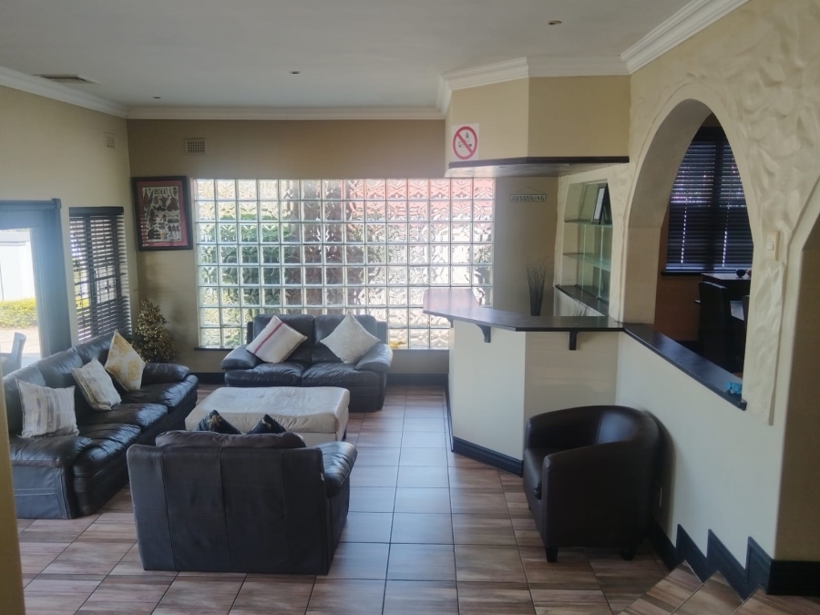 To Let 7 Bedroom Property for Rent in Herrwood Park KwaZulu-Natal