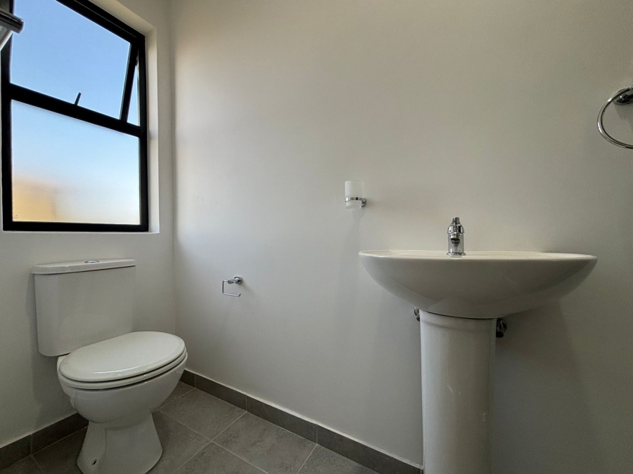 To Let 1 Bedroom Property for Rent in Salt Rock KwaZulu-Natal