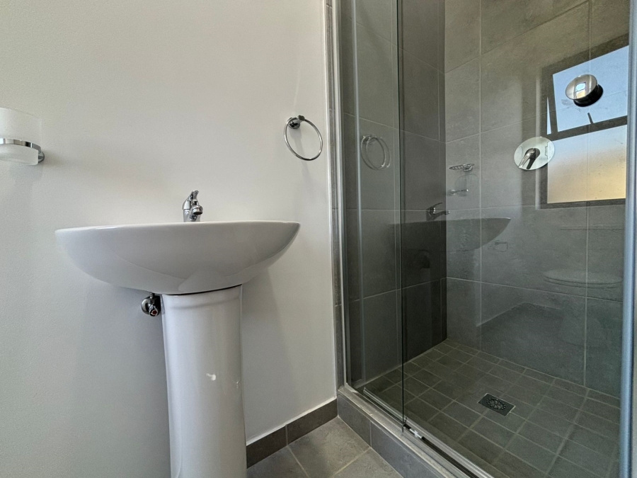 To Let 1 Bedroom Property for Rent in Salt Rock KwaZulu-Natal