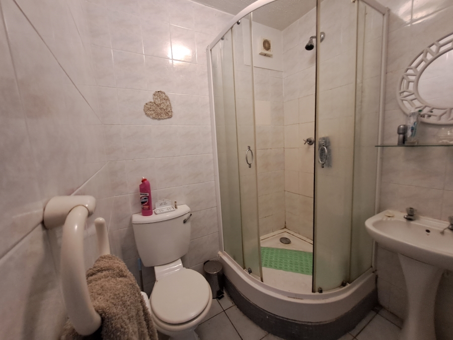 2 Bedroom Property for Sale in Lawrence Rocks KwaZulu-Natal