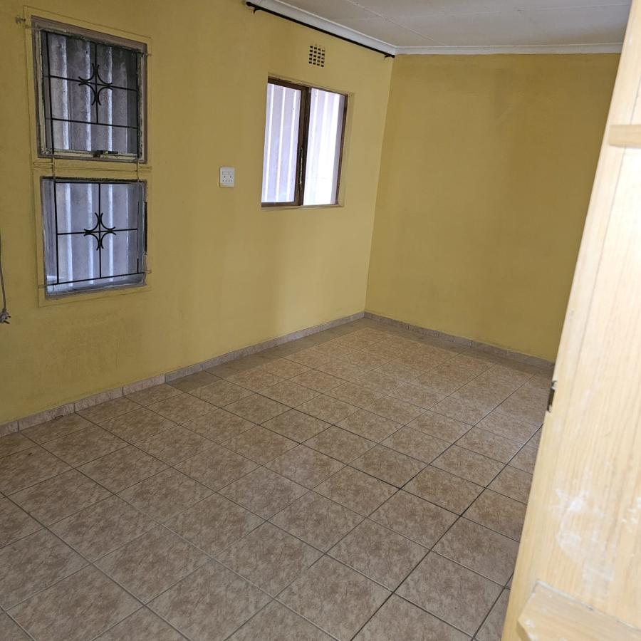To Let 1 Bedroom Property for Rent in Brackenham KwaZulu-Natal