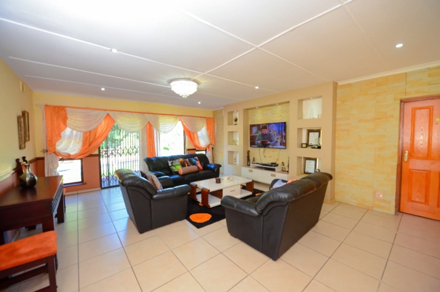 To Let 6 Bedroom Property for Rent in New Germany KwaZulu-Natal