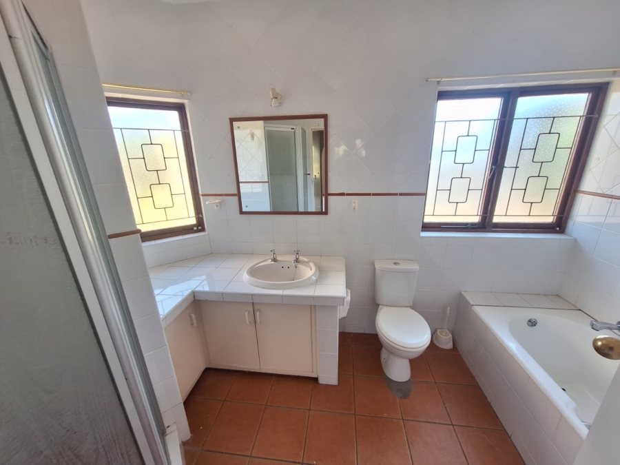 To Let 3 Bedroom Property for Rent in Margate KwaZulu-Natal