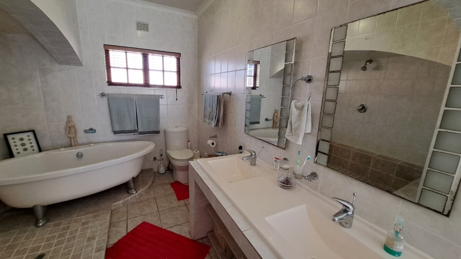 3 Bedroom Property for Sale in Meer En See KwaZulu-Natal