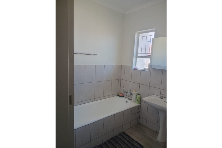 3 Bedroom Property for Sale in Schuinshoogte KwaZulu-Natal