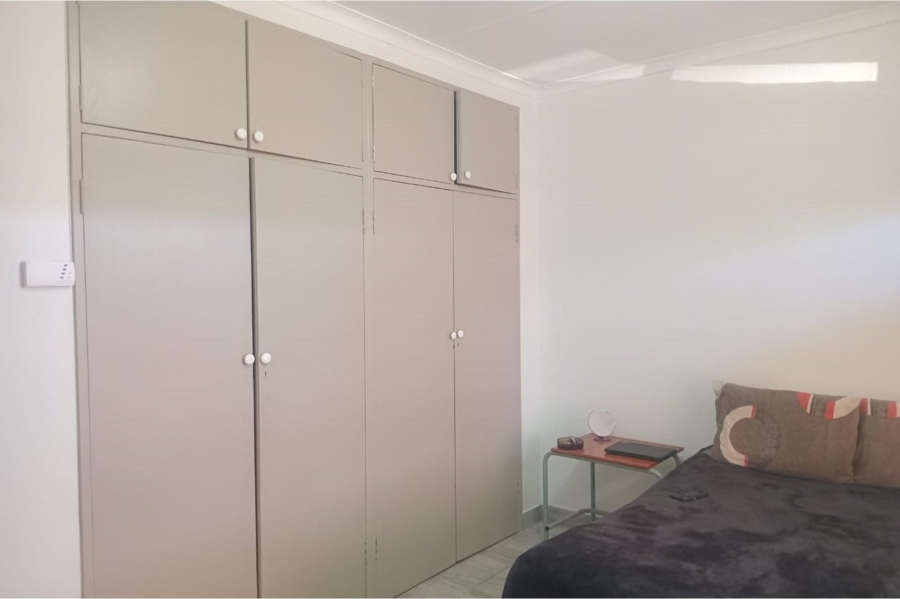 3 Bedroom Property for Sale in Schuinshoogte KwaZulu-Natal