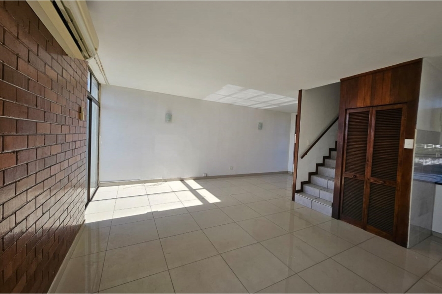 To Let 3 Bedroom Property for Rent in Essenwood KwaZulu-Natal