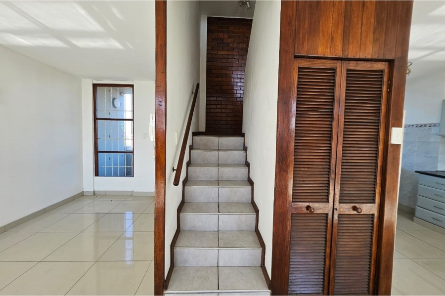 To Let 3 Bedroom Property for Rent in Essenwood KwaZulu-Natal