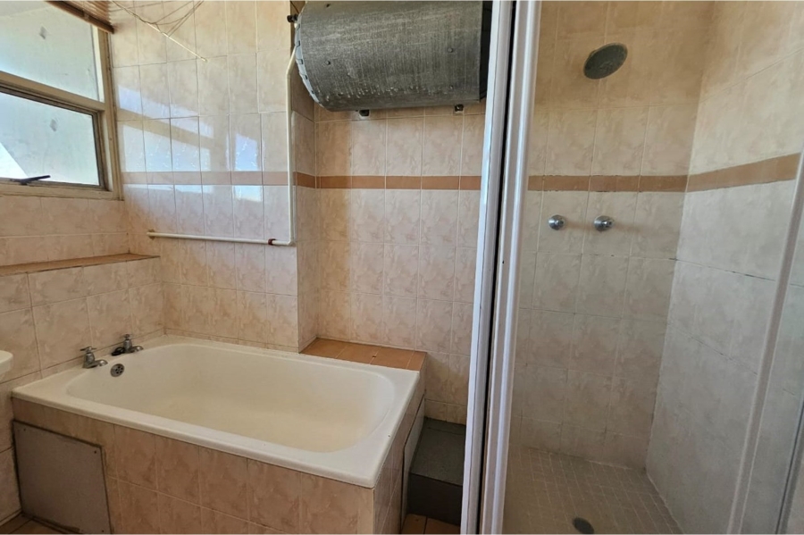 To Let 3 Bedroom Property for Rent in Essenwood KwaZulu-Natal