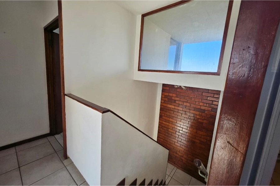 To Let 3 Bedroom Property for Rent in Essenwood KwaZulu-Natal