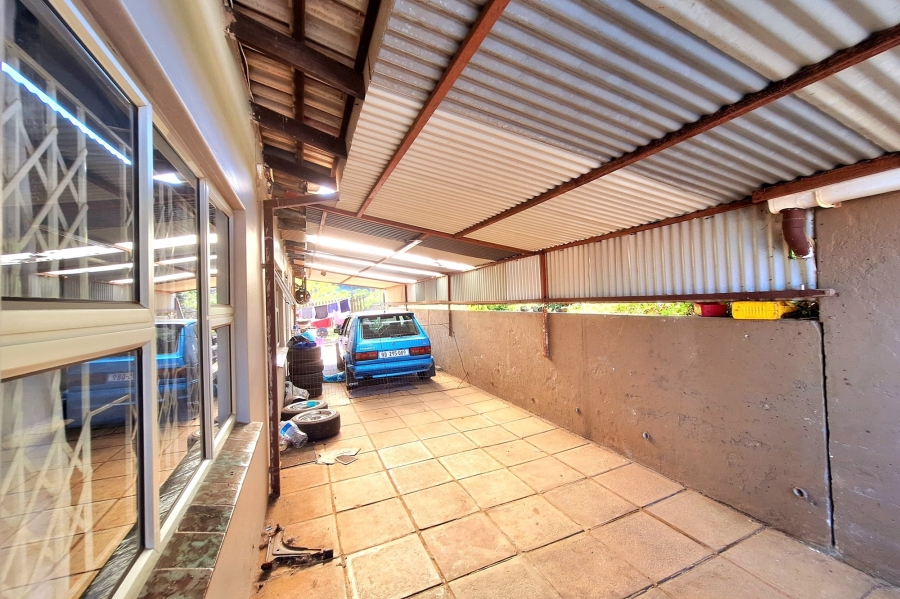 3 Bedroom Property for Sale in Hillgrove KwaZulu-Natal