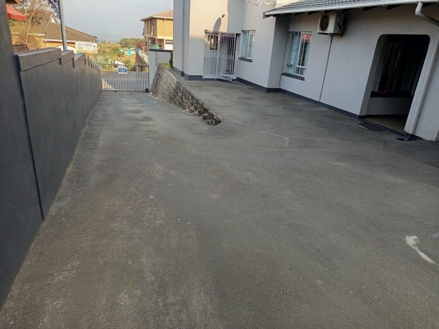 4 Bedroom Property for Sale in Dawncrest KwaZulu-Natal